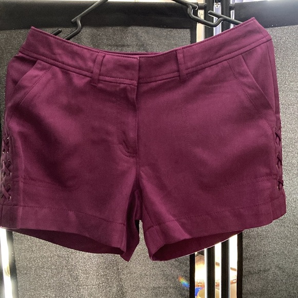 NWT White House Black Market, The 5" Short, Twill Lace Up, Color Gypsy, Size 4P - Picture 9 of 15